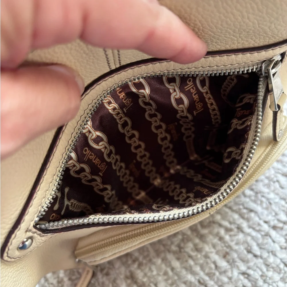 Tignanello Cream Leather Shoulder Bag - Picture 12 of 16